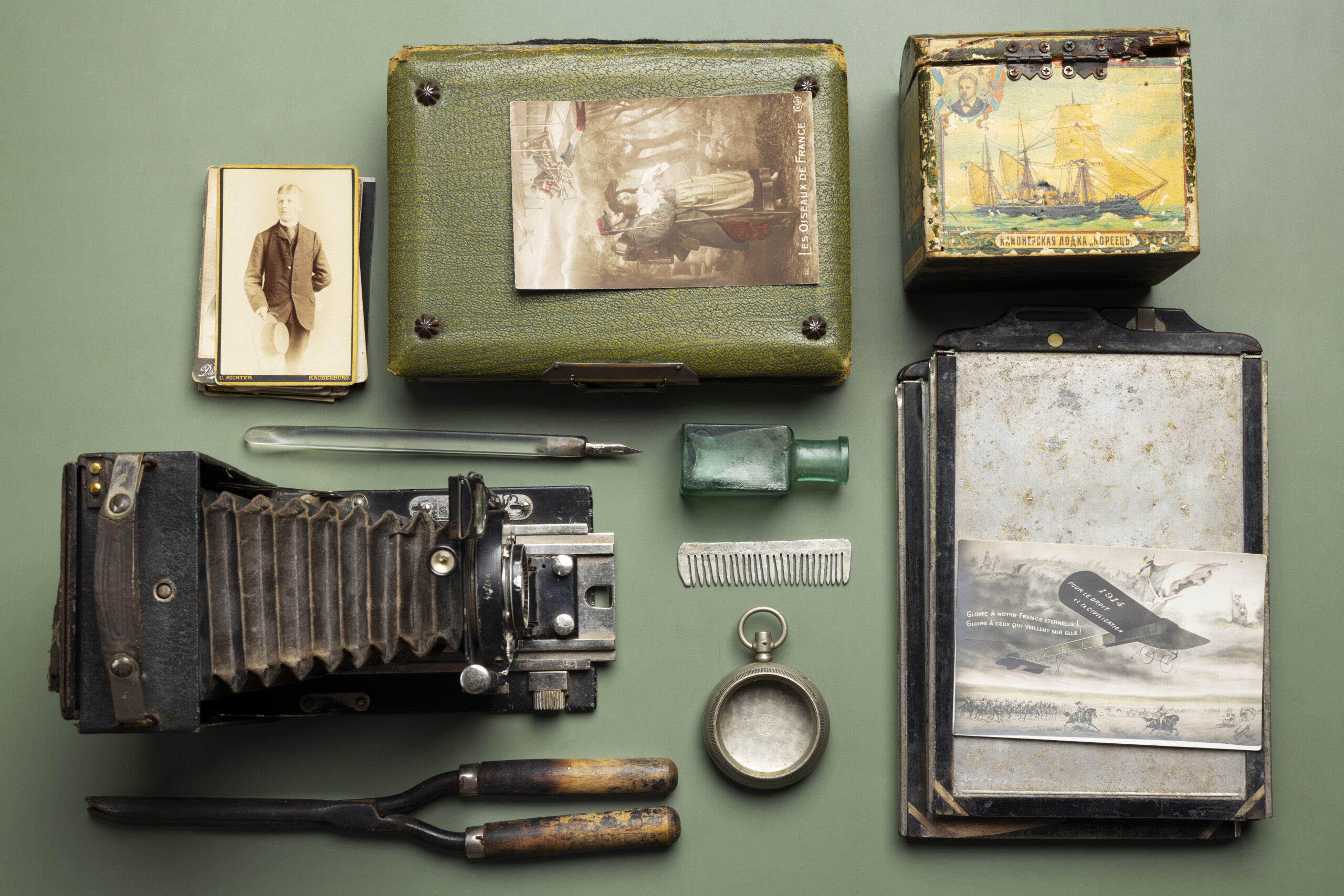 view-vintage-objects-arrangement