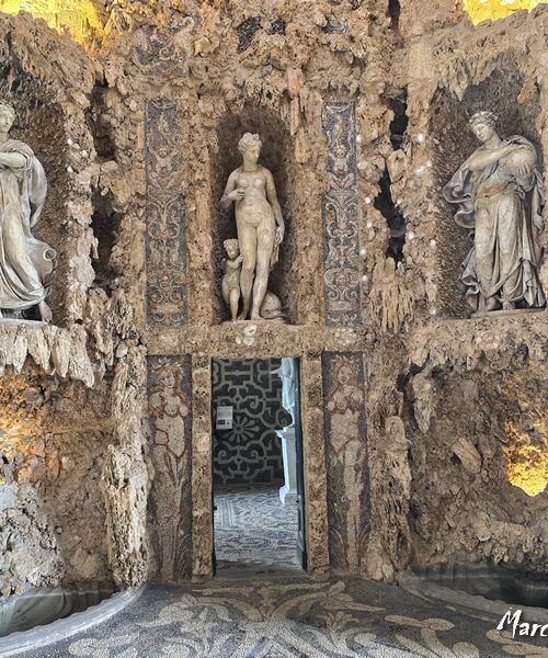 Il Fascino Segreto del Ninfeo di Villa Borromeo Visconti Litta: Arte, Ingegneria e Potere